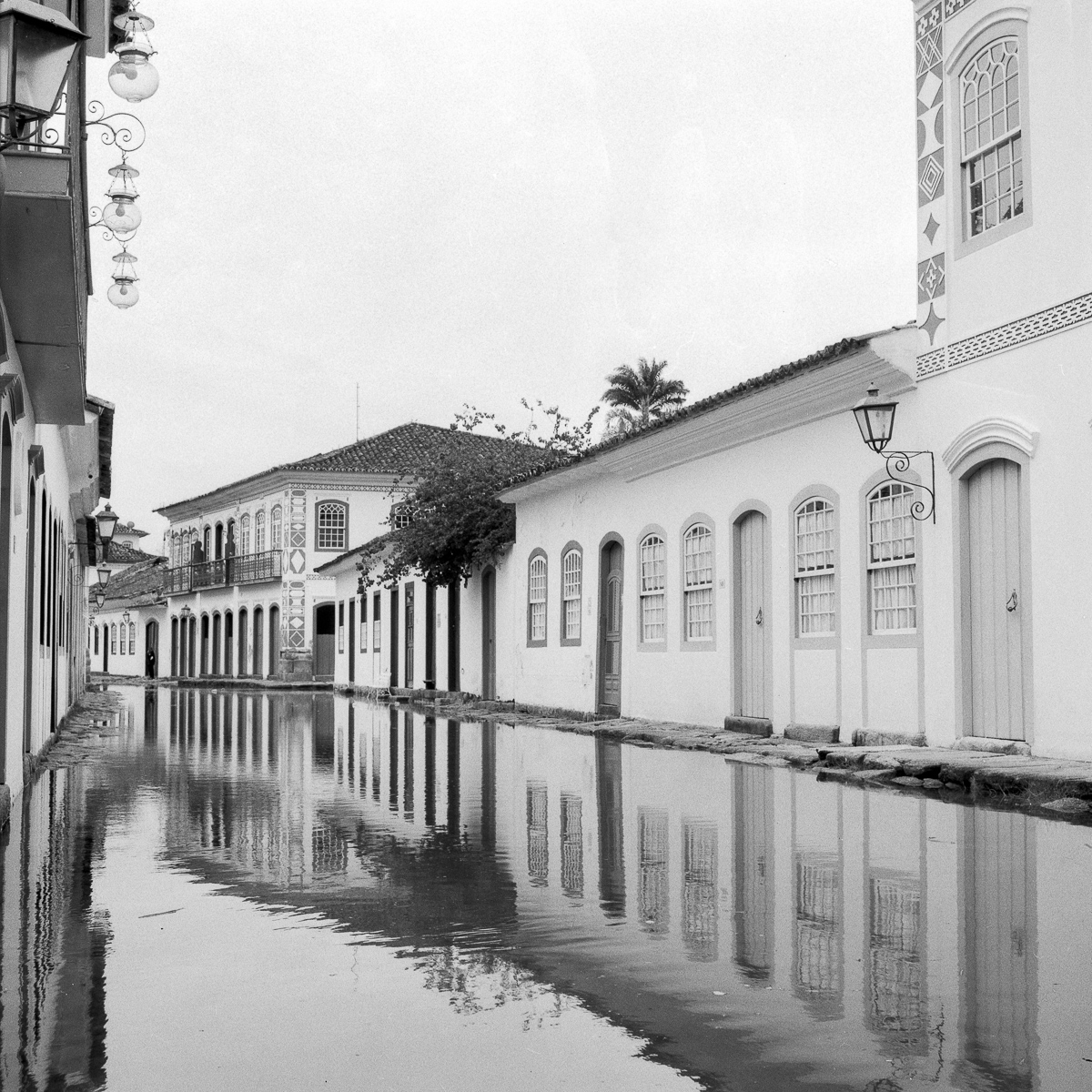 Prática fotográfica com câmeras de médio e grande formato: Paraty-RJ, 24 a 26 de abril de 2026.